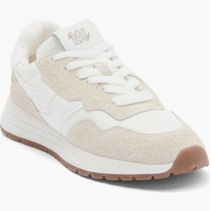 NIB Steve Madden Burst Sneaker size 7